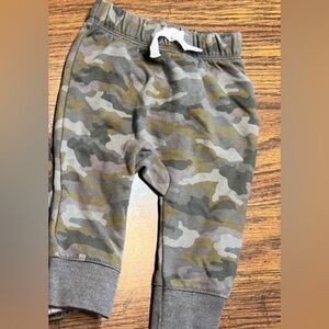 Cat & Jack boys camo green u shaped jogger pants 6-9 months